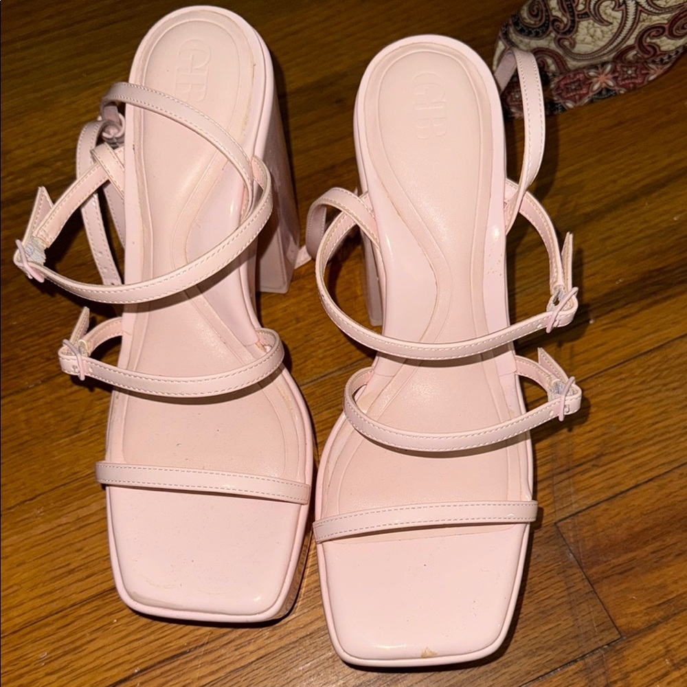 Gianni Bini Cream Strappy Heels with Modern Design